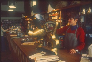 Pike_Place_Market_-_Starbucks_circa_1977A